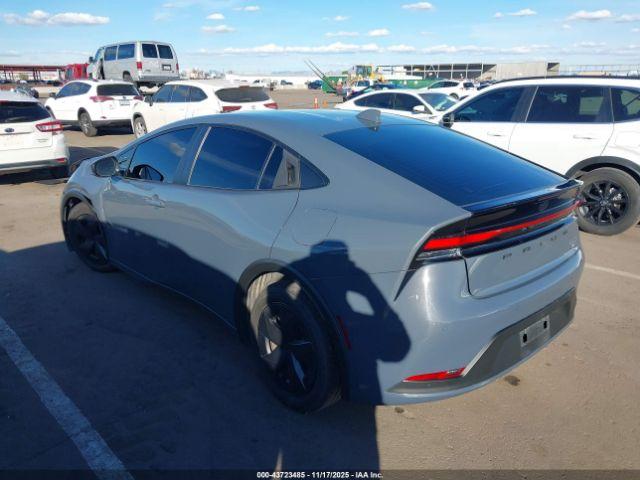 Toyota Prius Le Image 7