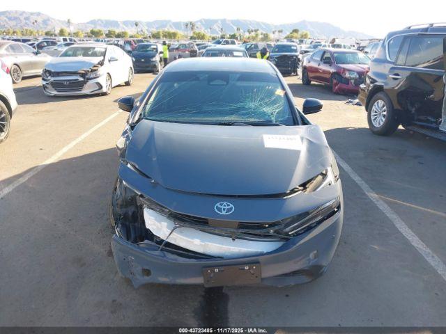 Toyota Prius Le Image 13