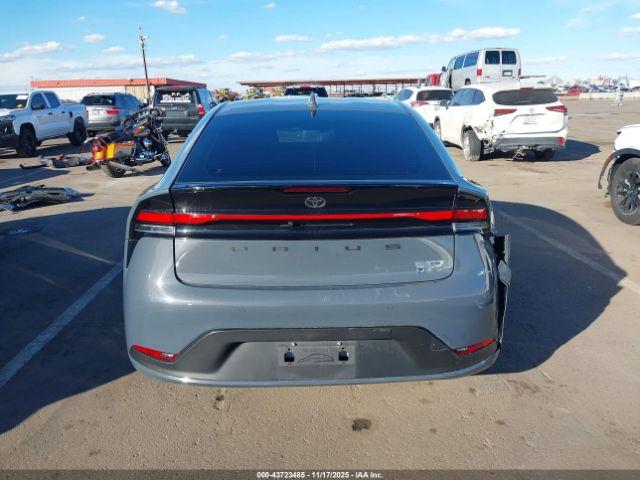 Toyota Prius Le Image 2