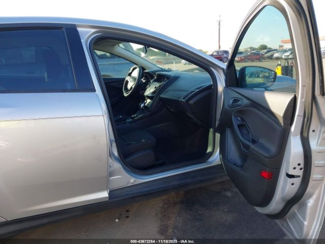 Ford Focus S Image 4