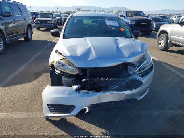 Ford Focus S Image 12