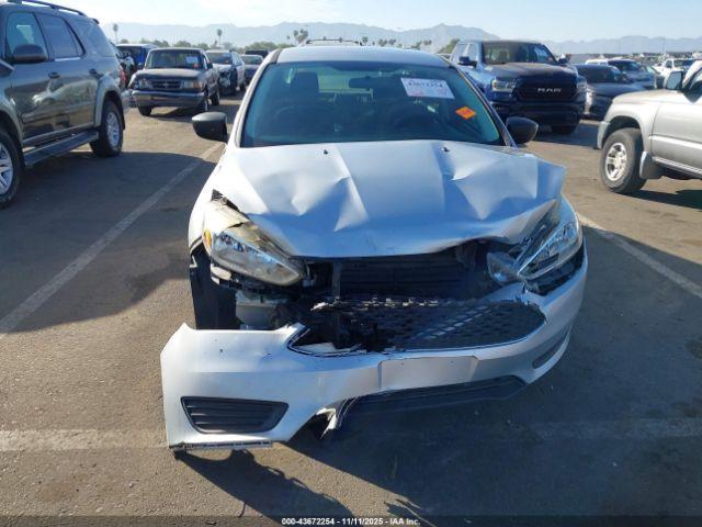 Ford Focus S Image 12