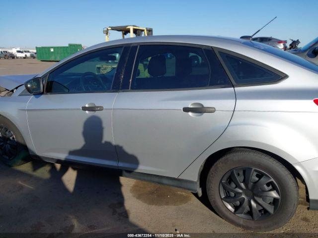 Ford Focus S Image 9