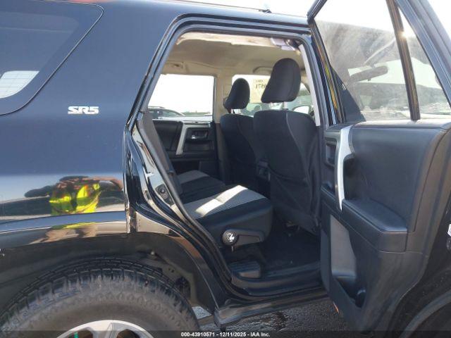 Toyota 4Runner Sr5 Image 4