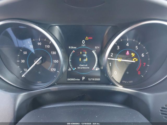 Jaguar XE 25t Image 2