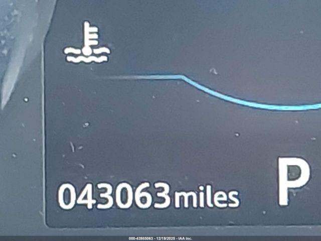 Jaguar XE 25t Image 11