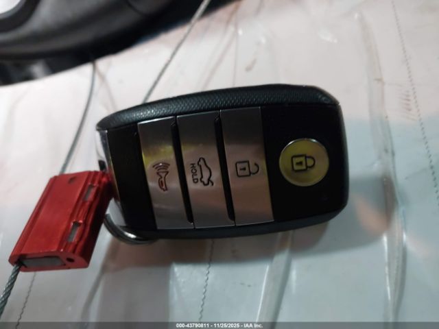 Kia Optima Ex Image 8