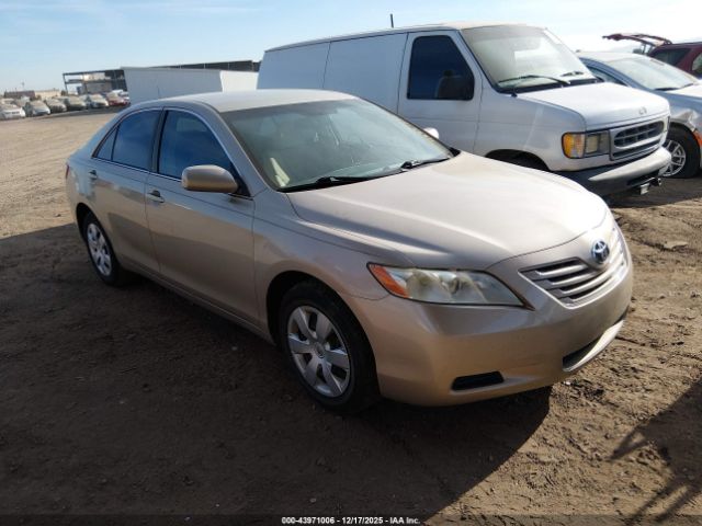 Toyota Camry Le Image 1