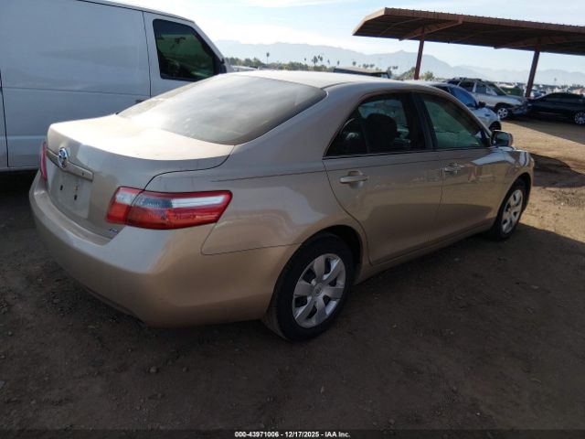 Toyota Camry Le Image 10