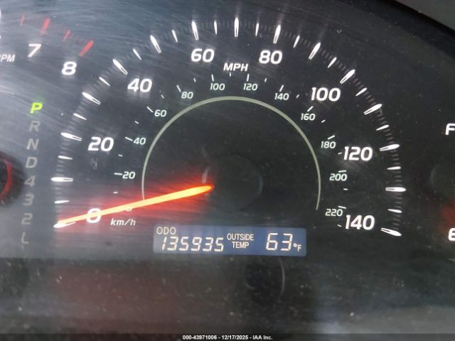 Toyota Camry Le Image 6