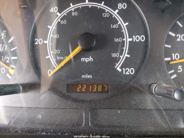 Mercedes-Benz M-Class Image 8