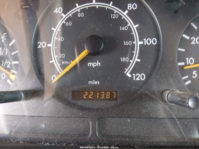 Mercedes-Benz M-Class Image 8