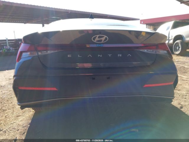Hyundai ELANTRA Sel Image 11