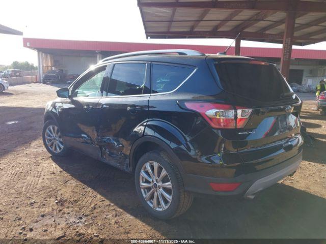 Ford Escape Titanium Image 3