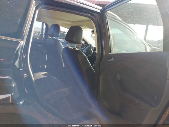 Ford Escape Titanium Image 10