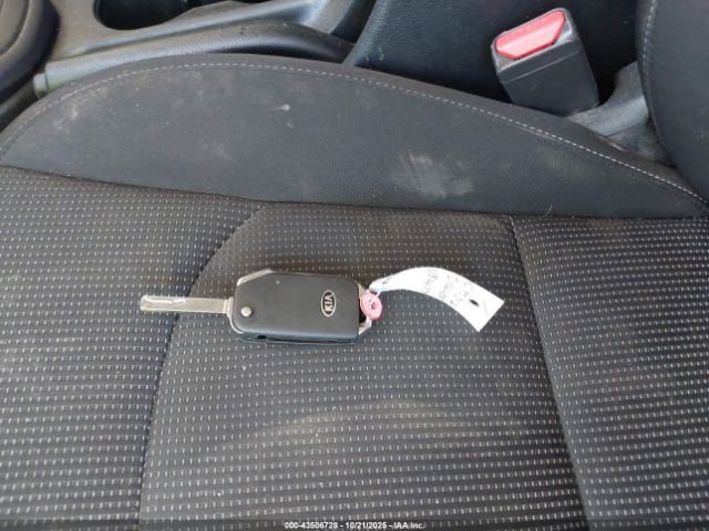 Kia Forte Lxs Image 7