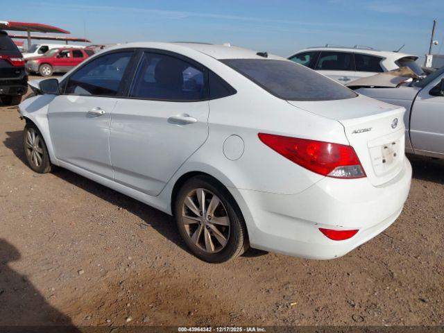 Hyundai ACCENT Gls Image 16