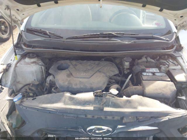 Hyundai ACCENT Gls Image 10