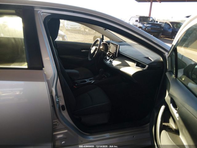 Toyota Corolla Le Image 9