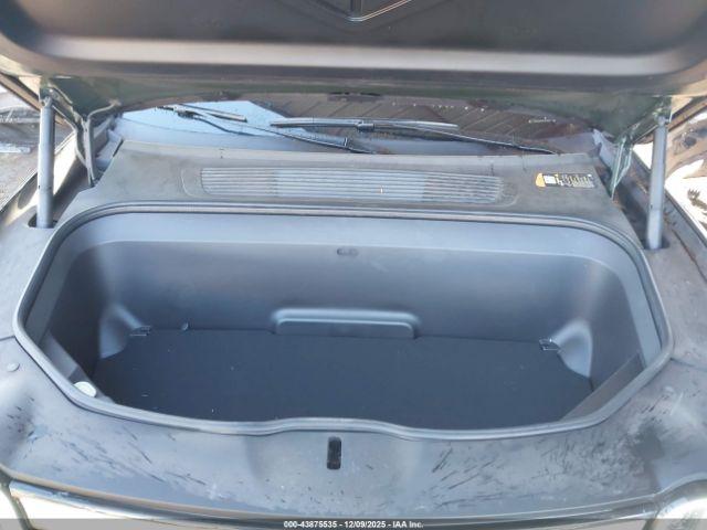 Rivian R1s Launch Edition Image 18