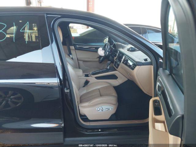 Porsche Macan Image 2