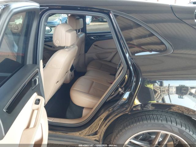 Porsche Macan Image 17