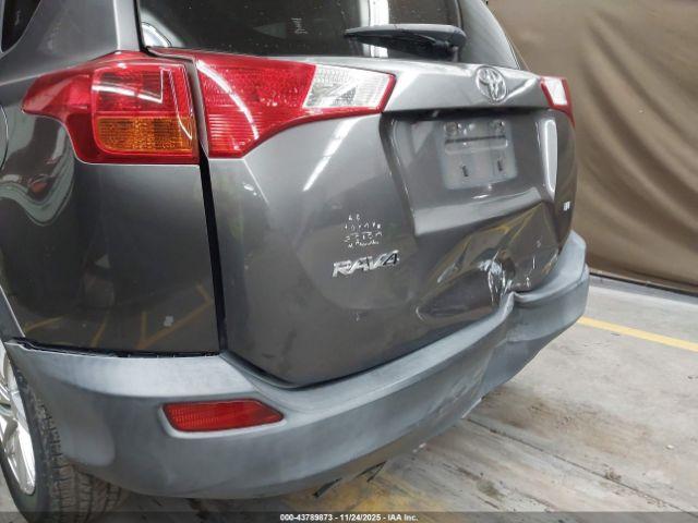 Toyota RAV4 Le Image 12