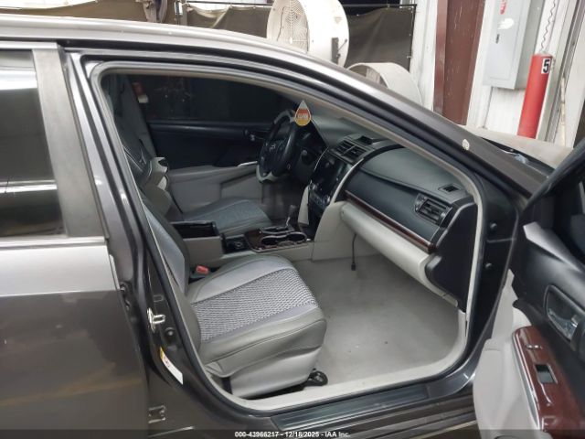 Toyota Camry Xle Image 3