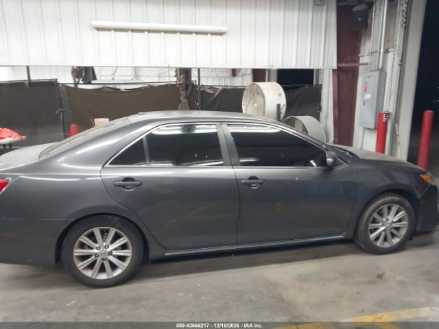 Toyota Camry Xle Image 13