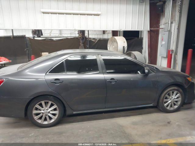 Toyota Camry Xle Image 13