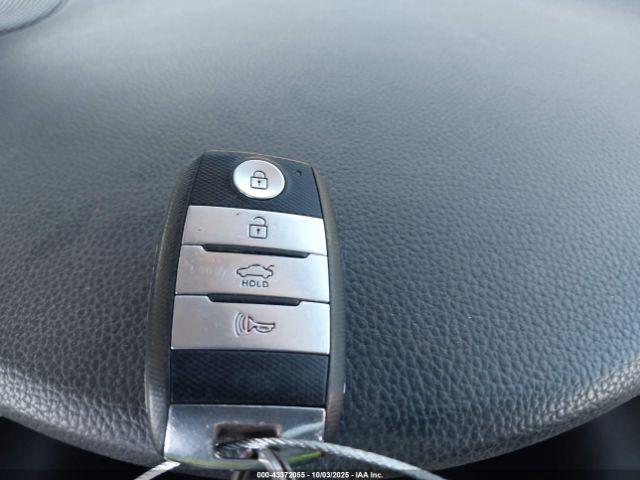 Kia Optima Sxl Turbo Image 3