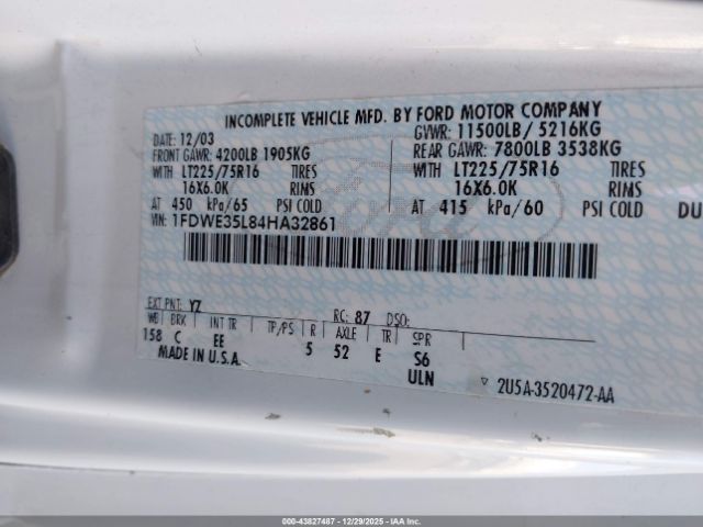 Ford E-350 Standard Image 5