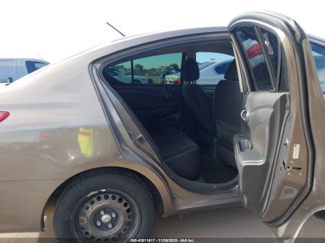 Nissan Versa 1.6 Sv Image 5