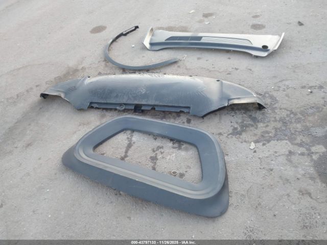 Tesla Model Y Long Range Dual Motor All-wheel Drive Image 9