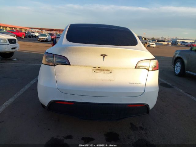 Tesla Model Y Long Range Dual Motor All-wheel Drive Image 12