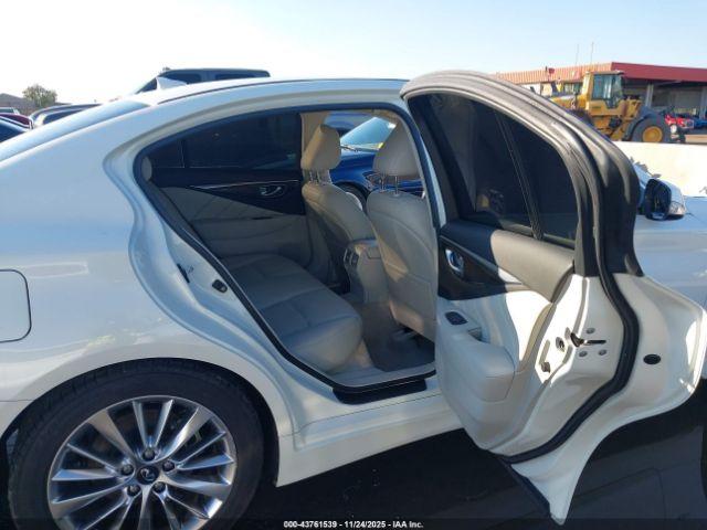 INFINITI Q50 3.0t Luxe Image 14