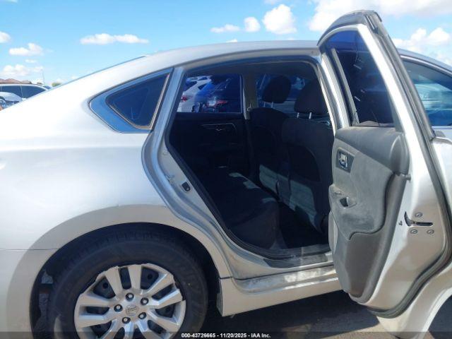 Nissan Altima 2.5 S Image 4