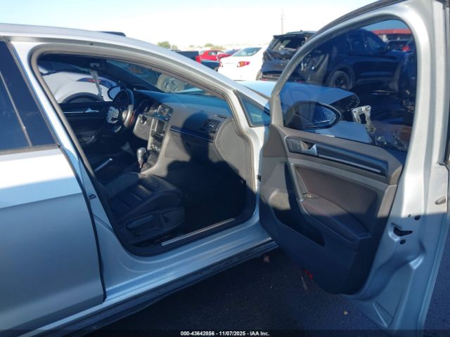 Volkswagen Golf Image 8