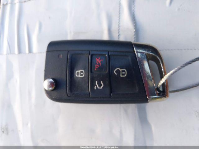 Volkswagen Golf Image 12