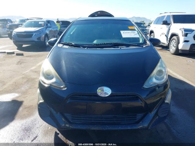 Toyota Prius c Two Image 9