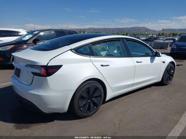 Tesla Model 3 Long Range Rear-wheel Drive Image 2