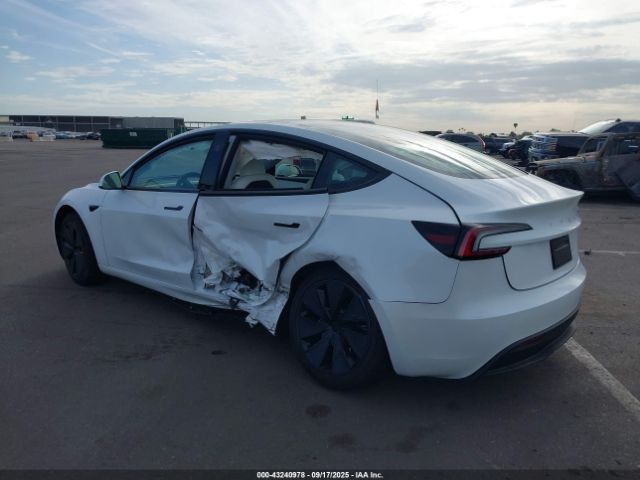 Tesla Model 3 Long Range Rear-wheel Drive Image 4