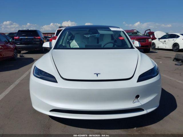 Tesla Model 3 Long Range Rear-wheel Drive Image 10