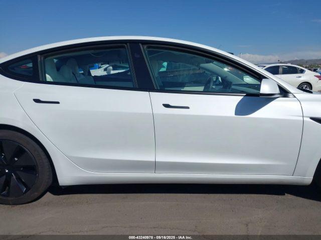 Tesla Model 3 Long Range Rear-wheel Drive Image 9