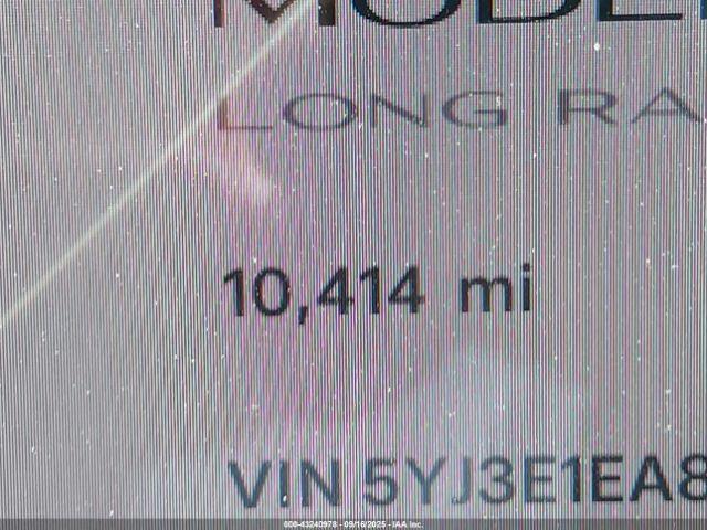 Tesla Model 3 Long Range Rear-wheel Drive Image 12