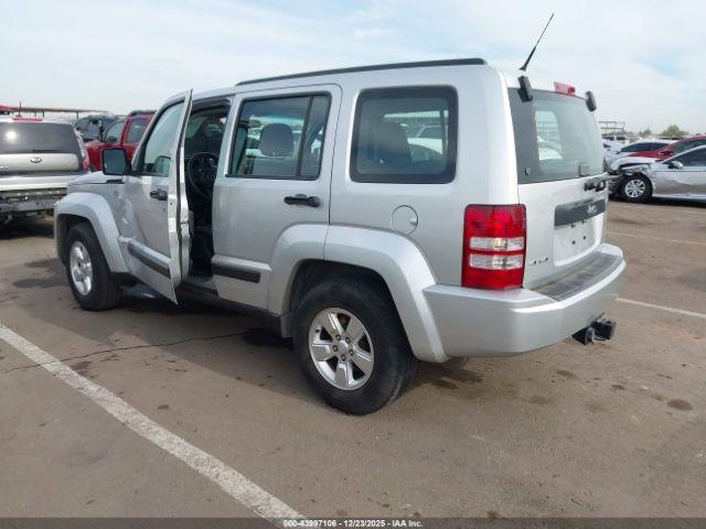 Jeep Liberty Sport Image 4