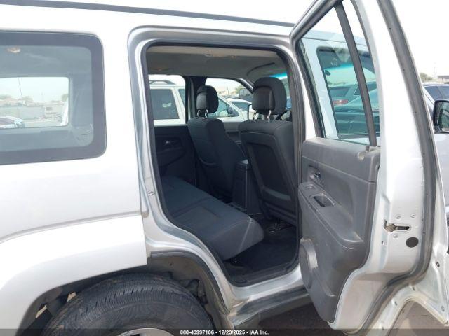 Jeep Liberty Sport Image 6