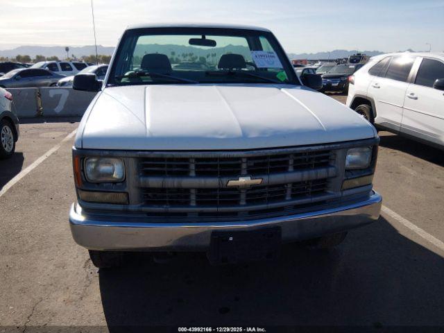 Chevrolet C2500 Cheyenne Image 6