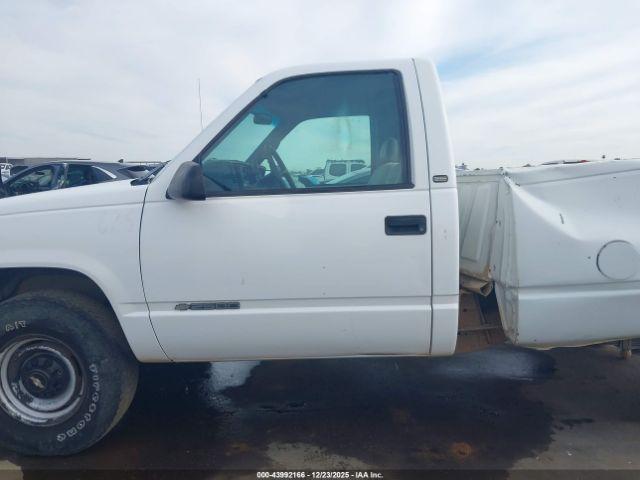 Chevrolet C2500 Cheyenne Image 9