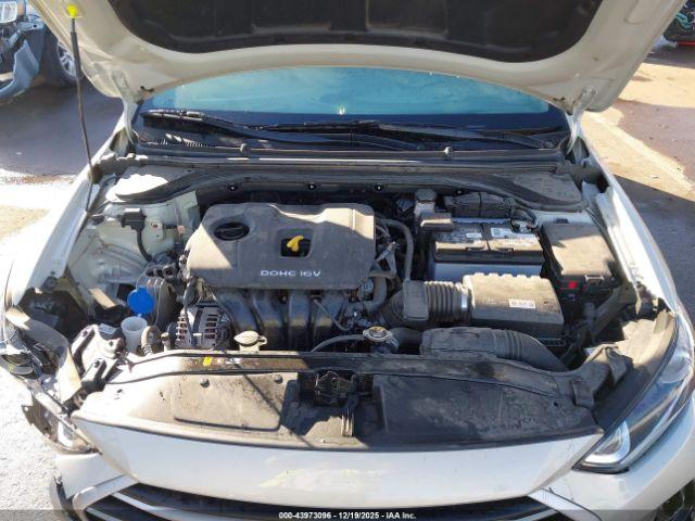 Hyundai ELANTRA Value Edition Image 2